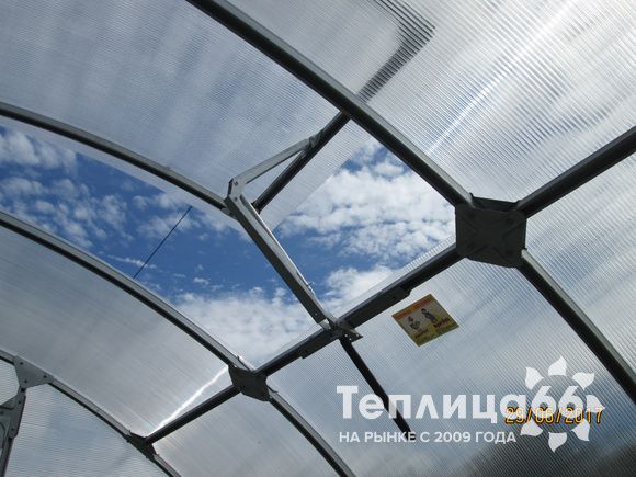 Теплица Рада Макси из поликарбоната, ширина 3 м